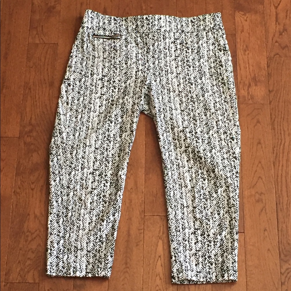 B&W Cris-Cross Patterned STRETCH Dress Pants